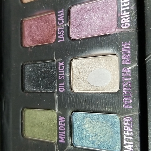 Urban Decay Eyeshadow Palette - Picture 5 of 7